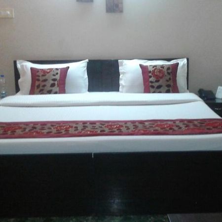 Pamposh Guest House Gk II Market نيودلهي المظهر الخارجي الصورة