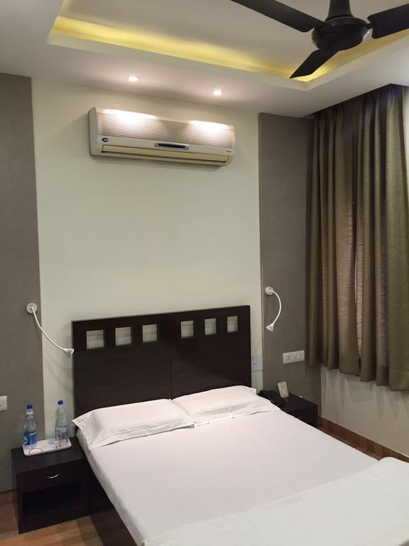 Pamposh Guest House Gk II Market نيودلهي المظهر الخارجي الصورة