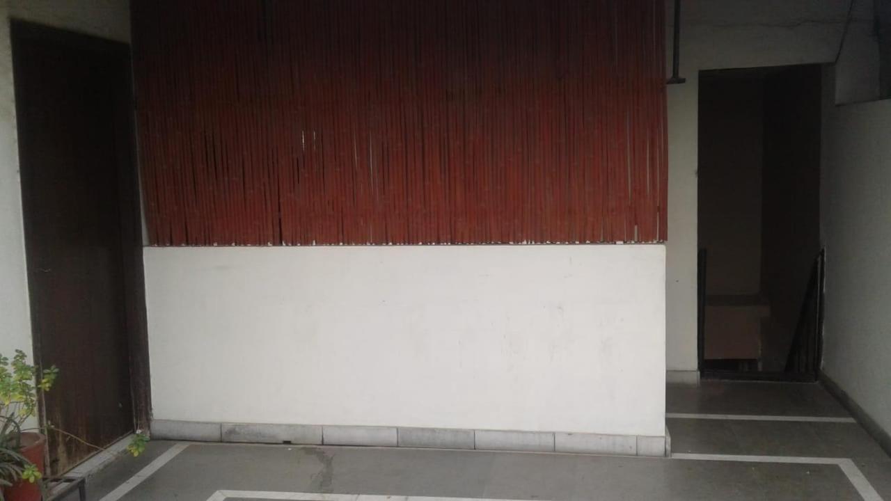 Pamposh Guest House Gk II Market نيودلهي المظهر الخارجي الصورة