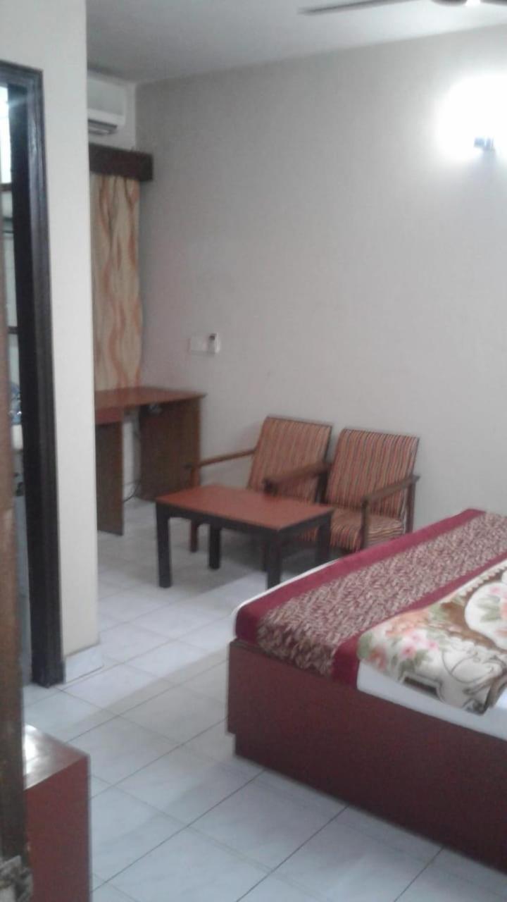 نيودلهي Pamposh Guest House Gk II Market المظهر الخارجي الصورة